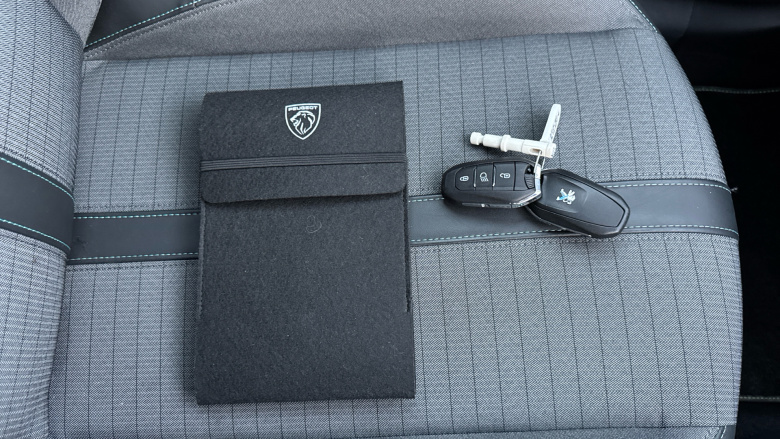 Peugeot 208 1.2 PureTech 100 Allure Premium + 5dr Petrol Hatchback